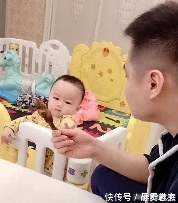 娃火|“馋嘴奶爸”带娃火了,看到奶爸得意的模样,宝宝:记仇第一天