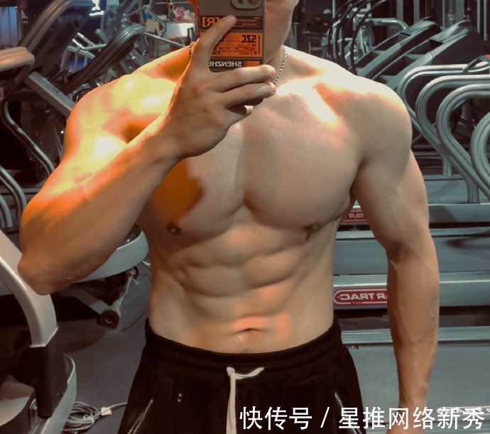 身高|身高不够肌肉来凑，擅长力量训练，拥有高耸入云的迷人斜方肌！