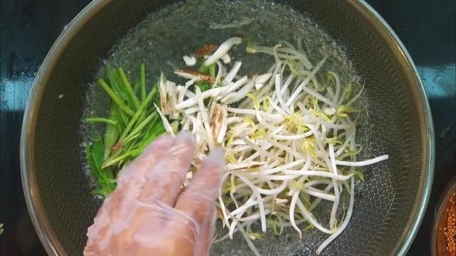 补钙|钙含量是牛奶的10倍！凉皮里面加一勺，补钙又健康