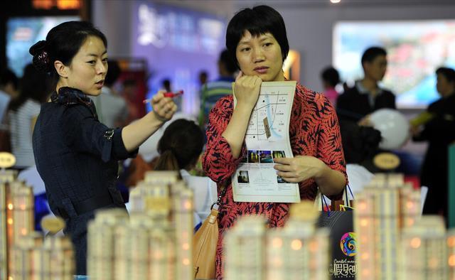 西户|买房时,东户,西户,中户如何选择?内行人给出答案