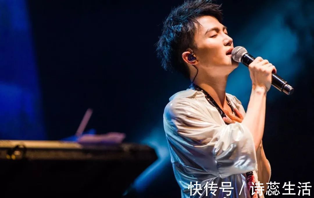 未闻花名|周深频频对二次元“下手”?翻唱的这首日漫主题曲,真开口跪