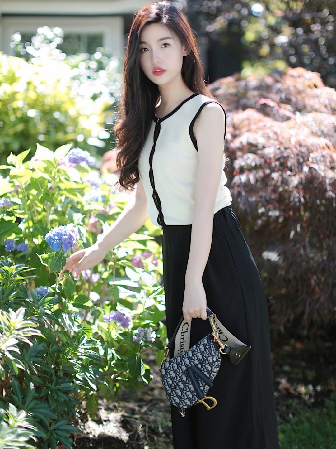 搭配|夏季,如何穿出气质女神范,针织衫搭配半身裙简约高级,清爽干练