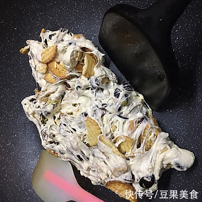 饼干|小零食，春节待客必备~网红坚果雪花酥