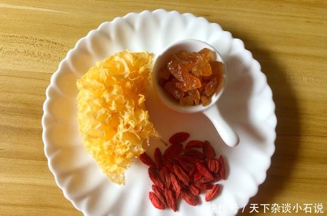 它是水果也是药,隔三差五吃一次,滋润喉咙,一年四季不咳嗽