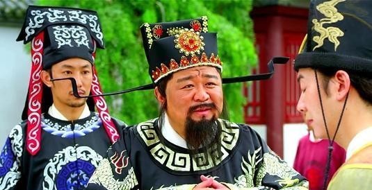 善于|包拯不善于写诗,考进士基本不可能,主考官道:为你改考试内容