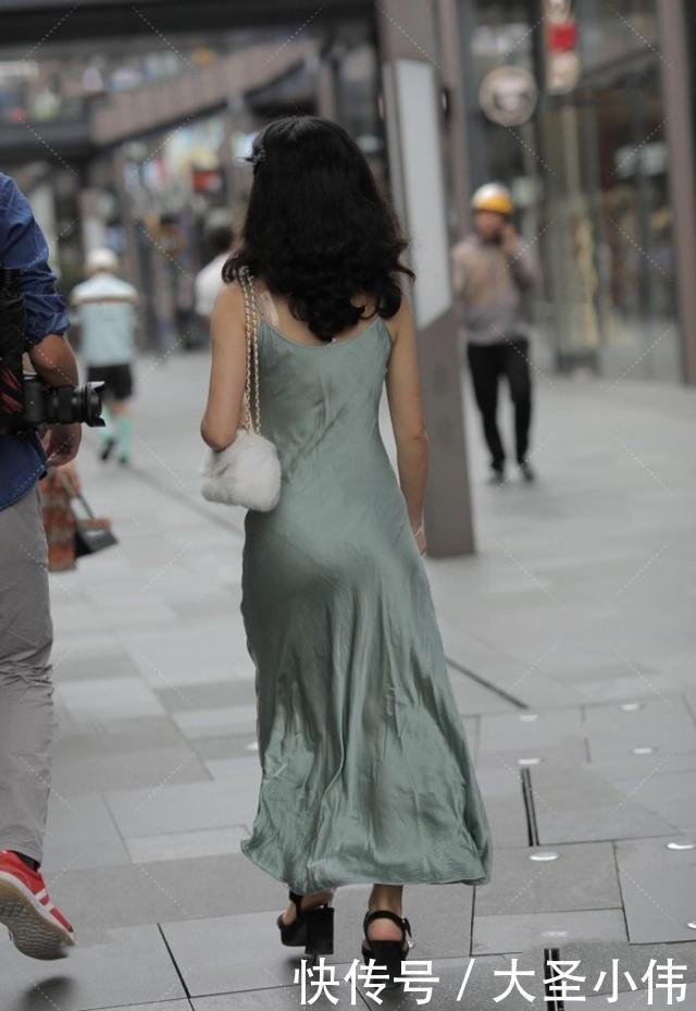 清爽|家里窗帘制的“连衣裙”,浅绿色的颜色清爽时髦,展现贵妇气质