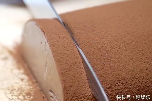 分享一款形似果冻的冰蛋糕,软糯香甜,丝滑爽口,真是太美味了