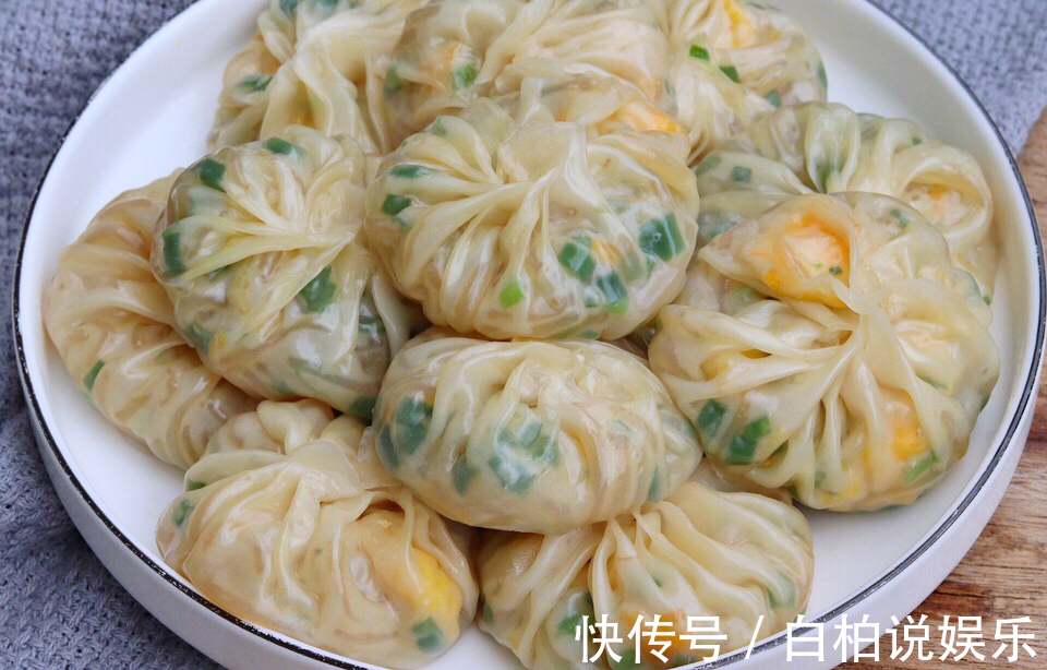 分享懒人韭菜粉丝包的做法,皮薄馅大,超鲜美,一口一个,太香了