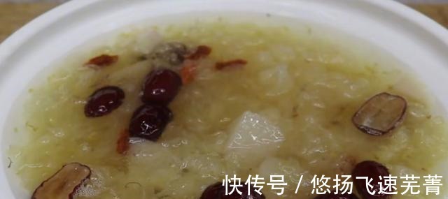学会一招,做出来的红枣银耳汤好喝不腻、口感软嫩顺滑全家都爱喝!