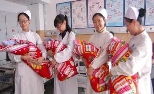 绝经|34岁宝妈已生7个娃，原因竟是为了不浪费基因，网友建议生到绝经