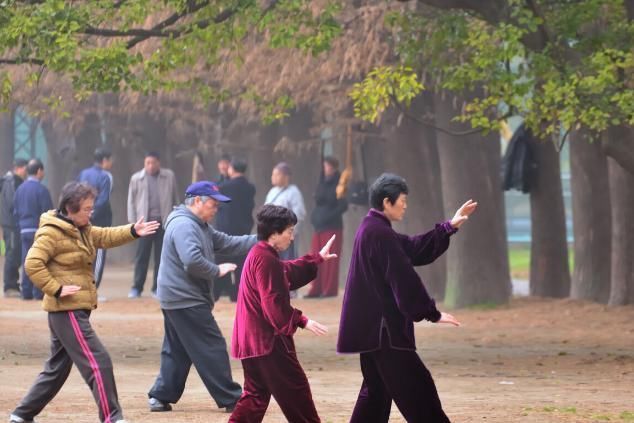长寿老人的健康秘诀生活中养成7个好习惯，疾病绕道走