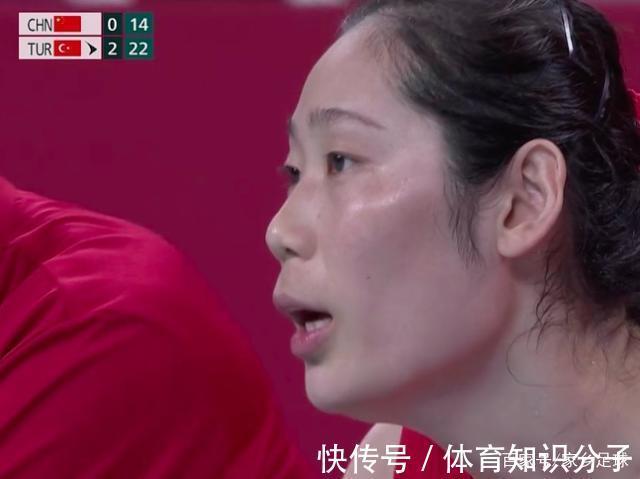 瓦尔加斯|17岁女将获国际排联官方大奖,中国女排呢?郎平用34岁老将战奥运