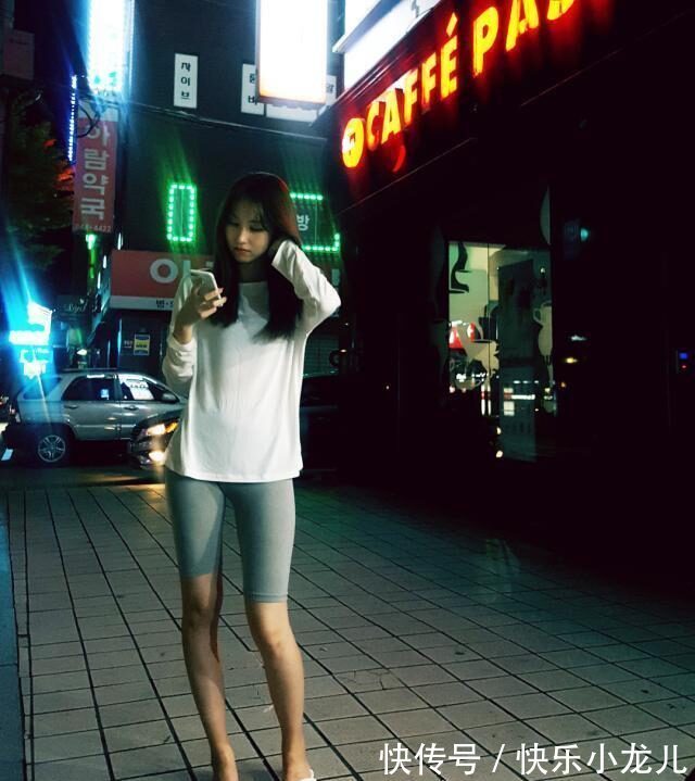 穿搭 打底裤的装扮让人心动,彰显时尚女神的气息