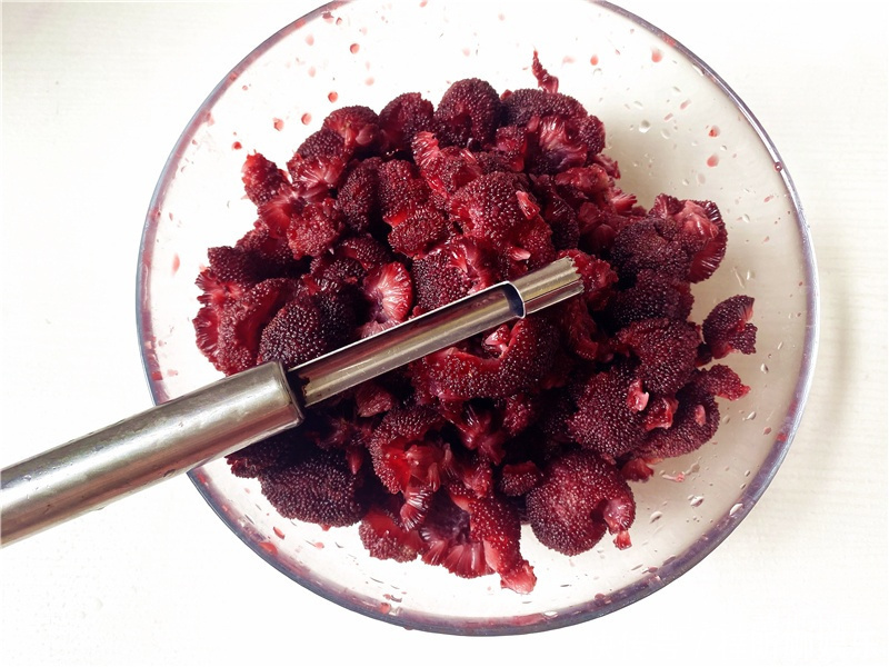 美味|自制杨梅酱,做法简单,酸酸甜甜,美味百搭零添加,吃一年也不坏