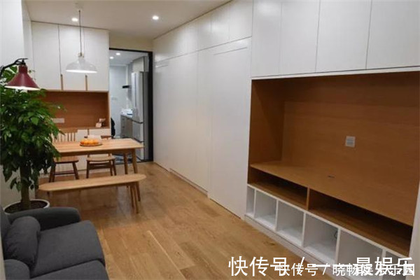 镂空柜|老公非要给厕所装“两个门”,我很不理解,完工后发现他真有远见