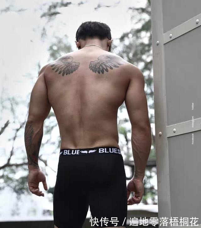 男生|皮肤光滑白净的男生还真不多哦,特别是爱好健身的男生就更是少见!