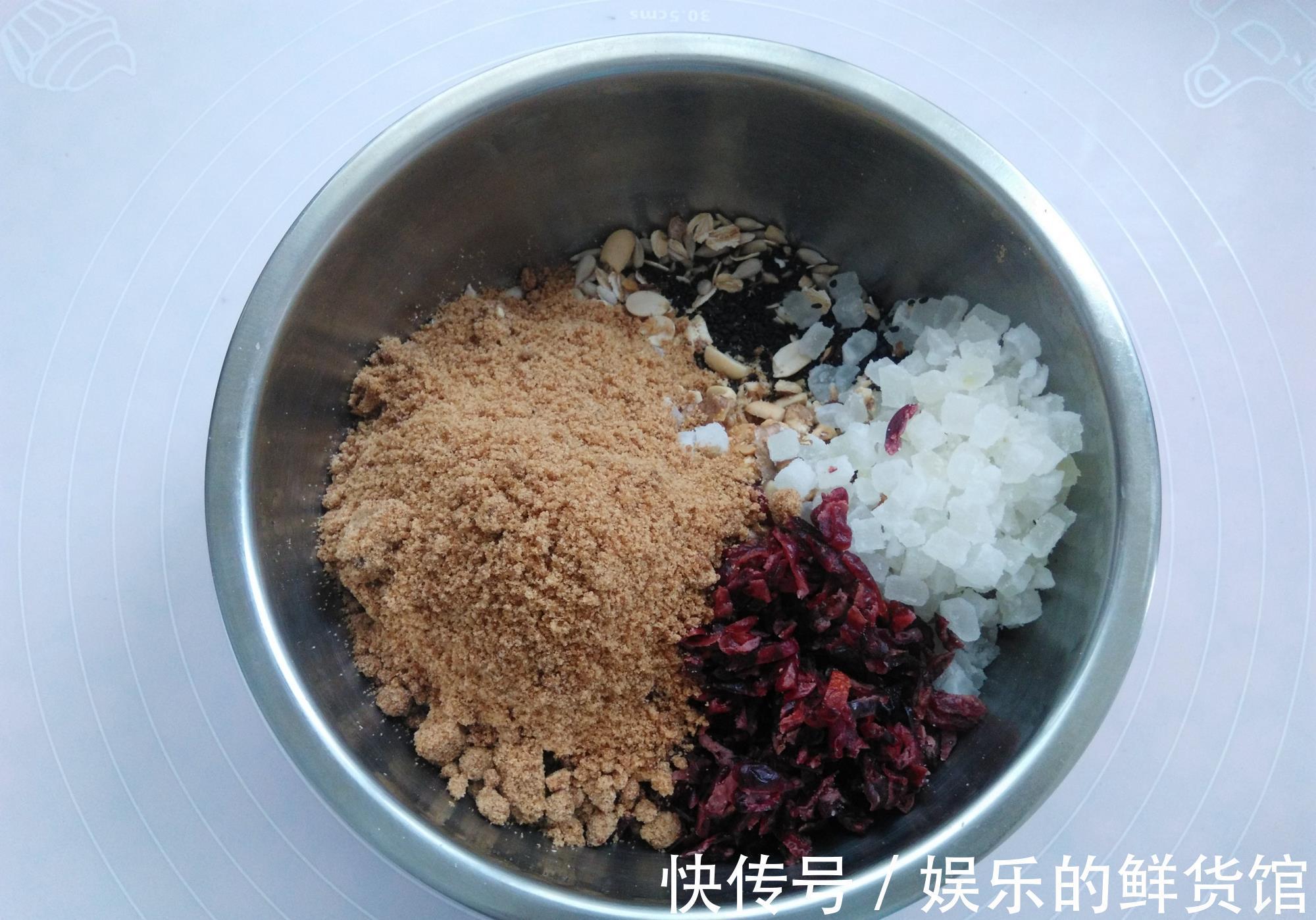 烤箱|自制五仁馅月饼，放白糖还是红糖，区别很大，别放错了