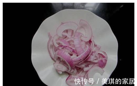 肥牛饭|此菜一烫一炒就吃,肉质鲜嫩,汤汁浓郁,拌米饭吃美味