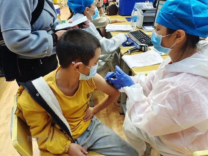医护人员|勇敢萌娃上线！直击文山市3~11岁儿童新冠疫苗接种现场