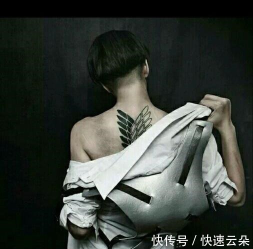 三笠|《进击的巨人》神级COSPLAY,埃尔文团长神似美队,兵长岂止1米6