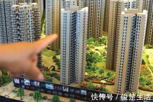 城区|新型住房来了，城区太“抢手”，郊区卖不完，买房留个“心眼”