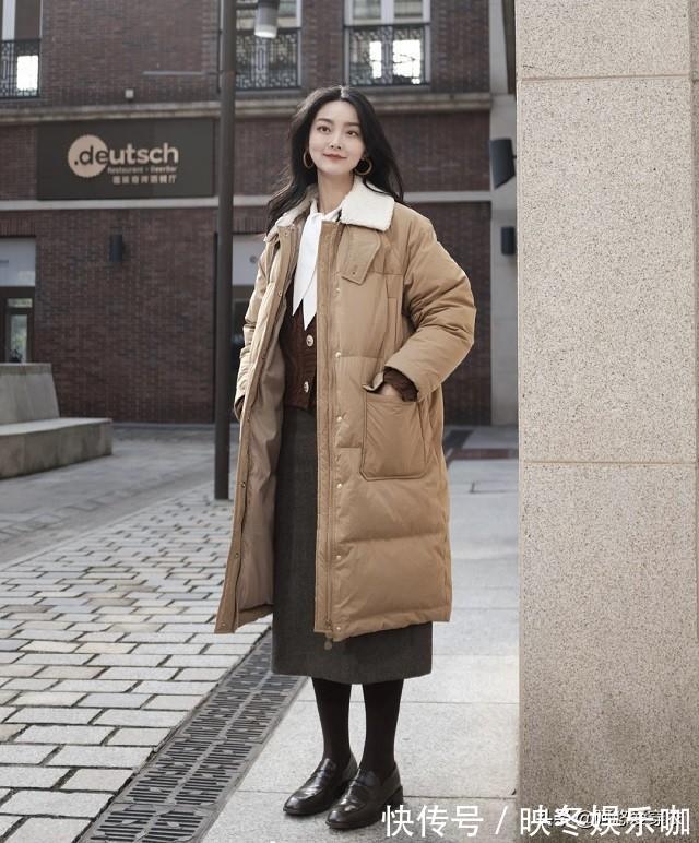 搭配 “呢子裙”早烂大街了,今年流行“烟管裙”,时髦显瘦又有气质