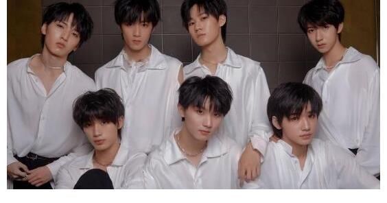 藝高人膽大?時代峰峻15歲男藝人,被曝參加綜藝錄制,網(wǎng)友求解釋