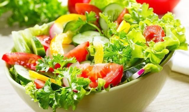 女人吃猪蹄能够延缓衰老美容专家这四种食物才是抗衰老的首选