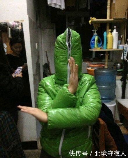 |搞笑图片幽默段子笑话:机智的孩子啊,做菜都不需要煤气了呢