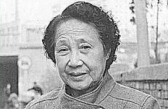 格格|清朝最后的格格，活至2004年离世，死前说了溥仪不敢说的话