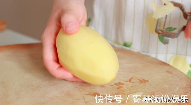 在家给孩子做出麦当劳同款芝士拉丝早餐薯饼，低盐低油更健康