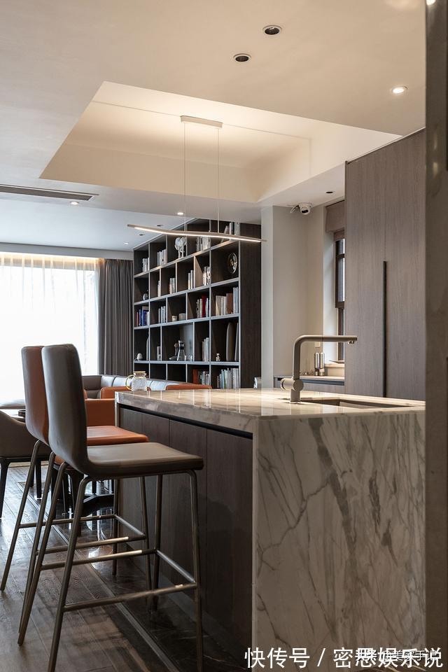 本案|再买房，我一定学她家沙发不靠墙，往前挪0.5米，完工反而实用