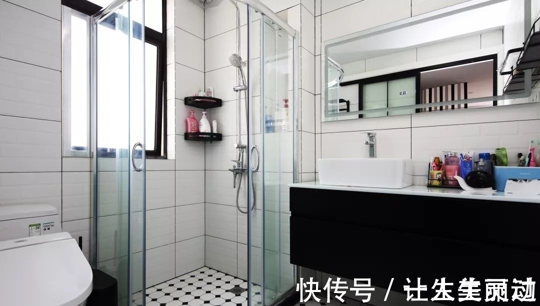 现代|68㎡现代北欧,深色系的简约空间,热情与温情的交织