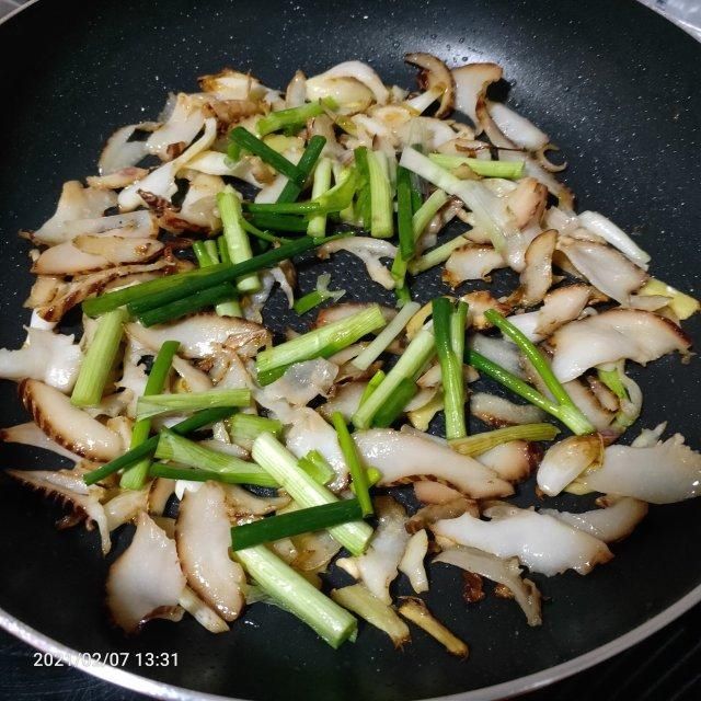 爆炒红螺片，口感柔韧，鲜美下饭