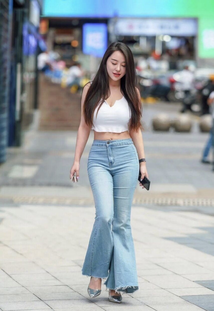 身姿 “沙漏型”身材如何展现抓住穿搭核心点，曼妙身姿也就不远了！