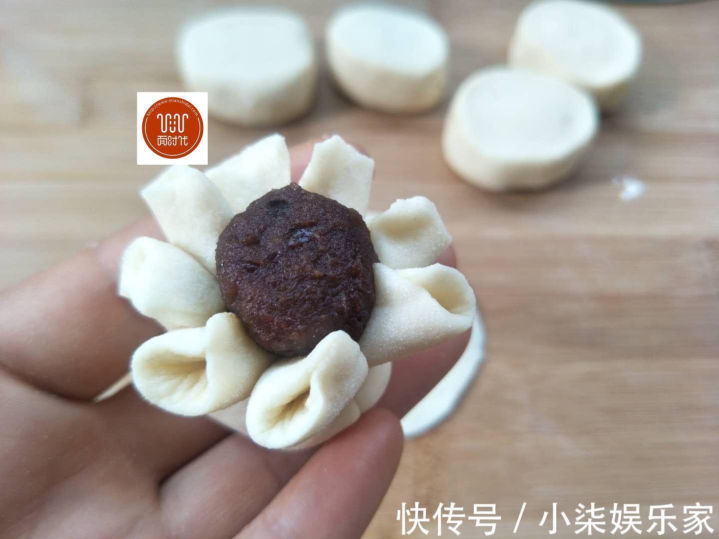 豆沙团|馒头这样做，好吃看的见，我蒸两锅都不够，孩子连吃5个，服了！