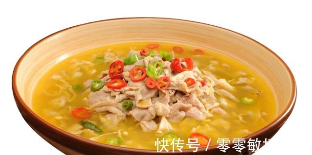 肥牛鱼片配酸汤,营养又暖心!再放一些面条,真是超级美味!