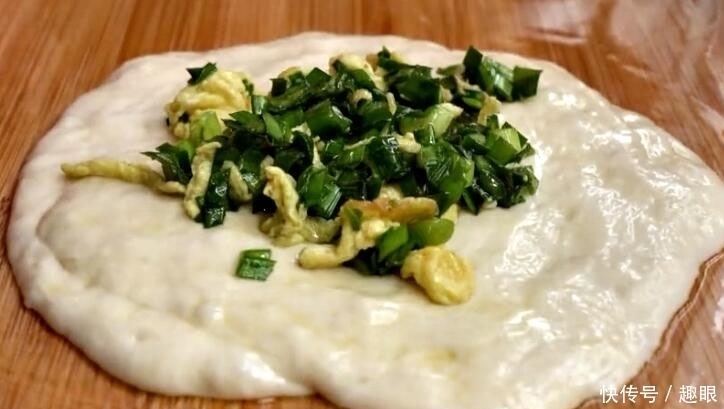 三伏天,馅饼油条靠边站,早餐吃它,全程不揉面,鲜香料足太香了