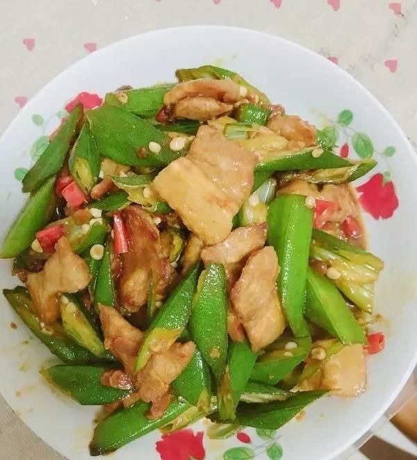 大厨教你做中午菜谱大全家常菜，营养又健康，做法很简单又健康