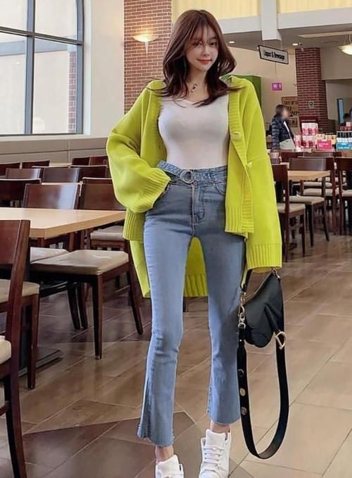 牛仔裤|紧身牛仔裤，休闲百搭展现纤细腰身，给人眼前一亮的感觉！