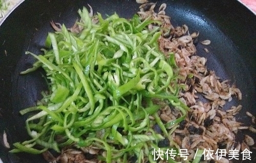 豆豉|别只会用虾皮做汤了，和它一起炒，比肉还香，鲜美下饭还能补钙