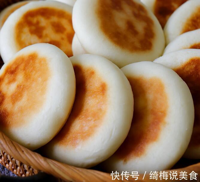 奶香小饼做法，掌握2个烙制技巧，柔软香甜，老人孩子都喜欢