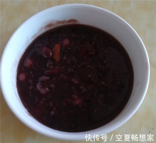 红枣和它煮，是穷人的“造血库”，补血又暖宫，上班族也能做！