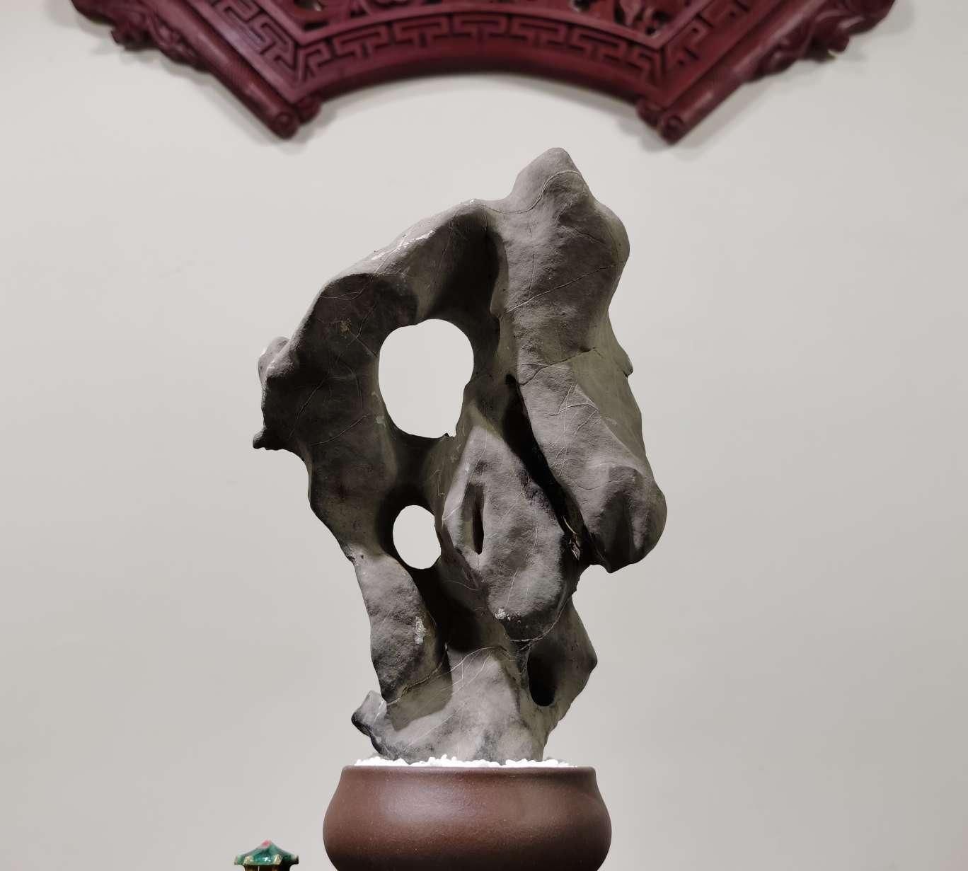 应有尽有|赏玩奇石在中国有深厚文化,各种奇石应有尽有,有钱人更喜欢收藏