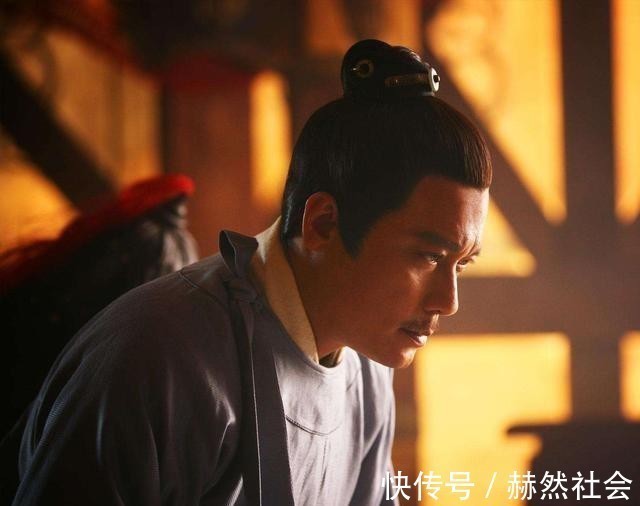 乾隆皇帝&奸臣秦桧后人考上状元,路遇岳飞墓时留下两句诗,满满的无奈之情