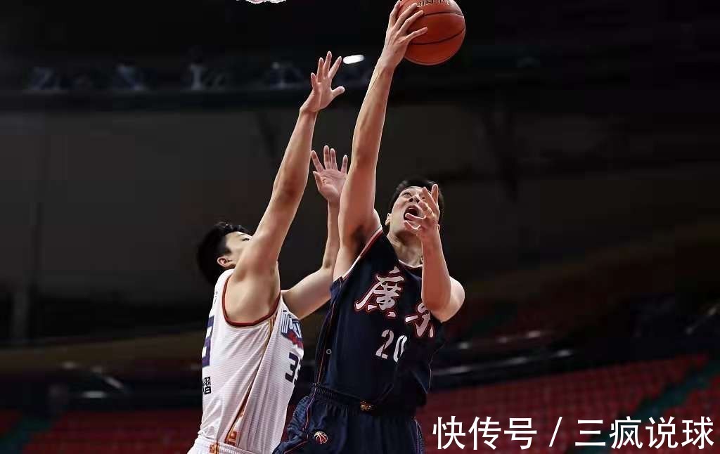 三分球|人生赢家任骏飞!娶博士空姐娇妻,双腿纤细似筷子,新买4层别墅