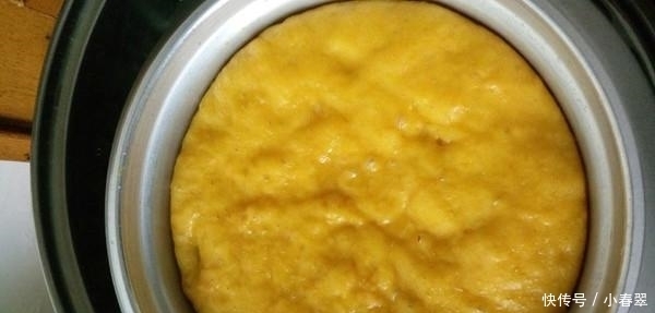 南瓜的又一种好吃的做法,松软香甜,上桌就被家人横扫一空