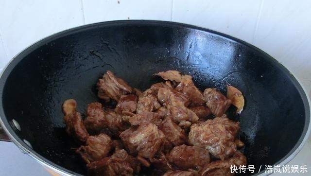 入味|炖牛肉要软烂入味,可别只焯水,这“2料”不可少,不塞牙还特香
