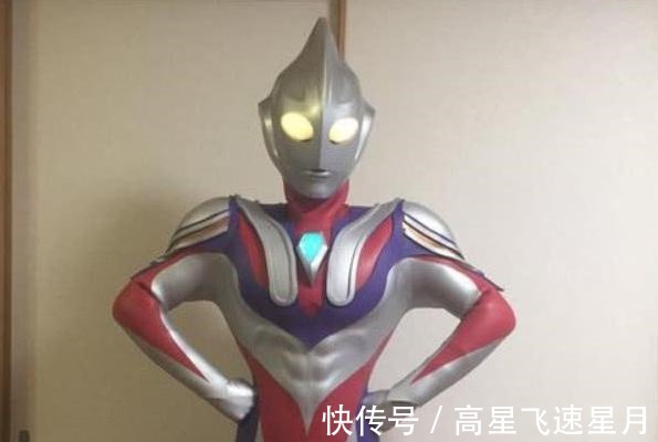 女奥特曼|为什么说女奥特曼更累,皮套下面还一层衣服,男生马上肃然起敬