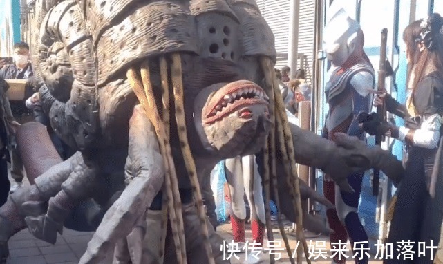 加坦杰厄|奥特曼加坦杰厄在漫展遭围攻,被三个迪迦毒打,贝利亚仗义出手